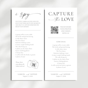 Könnte beinhalten: Zwei weiße Hochzeitsschilder mit schwarzem Text. Eines sagt "i spy" und listet Fotoideen auf. Das andere sagt "Capture the Love" mit einem QR-Code und Anweisungen zum Teilen von Fotos. Beide Schilder enthalten die Namen Samuel und Sophie und das Datum 5. August 2028.