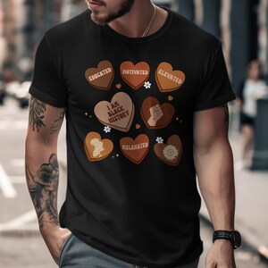 Black History Month-T-shirt, hoogopgeleid T-shirt, empowered T-shirt, T-shirt Melanated Heart, Black Pride-shirt, African Heritage-T-shirt, Power Fist