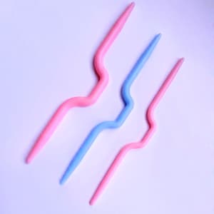 Plastic Cable Knitting Needles Set: Colorful Stitch Holders