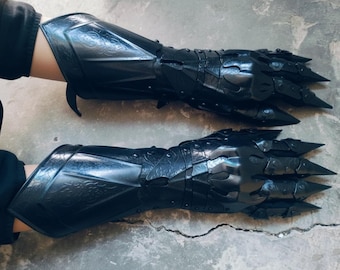 Nazgul Medieval Steel Gauntlets: Engraved Larp Knight Armor