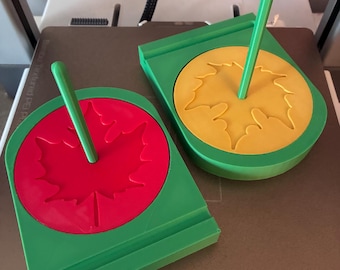 Autumn Leaf Yarn Spinner | Skein Spinner | Portable Travel Yarn Spinner | Fall leaf design | Customizable