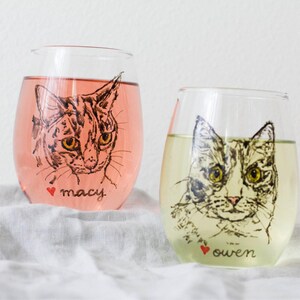 Dog and Cat Wine Glass Set of Two, Personalized Cat Wine Glass Set, Cat Dog Lover Gift, Cat Portrait Wine Glasses, Custom Wine Glasses image 2