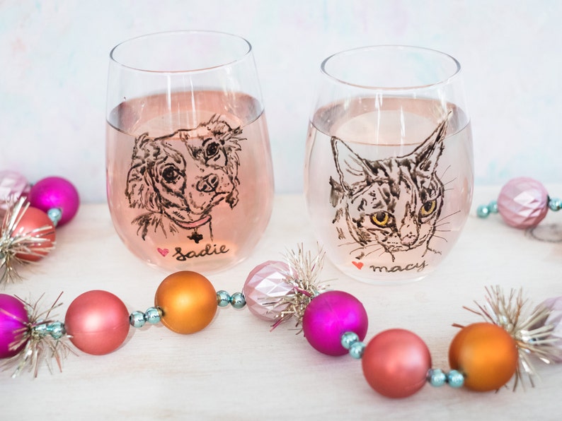 Dog and Cat Wine Glass Set of Two, Personalized Cat Wine Glass Set, Cat Dog Lover Gift, Cat Portrait Wine Glasses, Custom Wine Glasses image 1