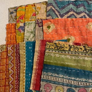 Boho Vintage kantha bundles, Indian SARI Fabric Square, Quilting Kantha quilt scraps Snippets for Slow Stitching, Collage, Fabric Scraps
