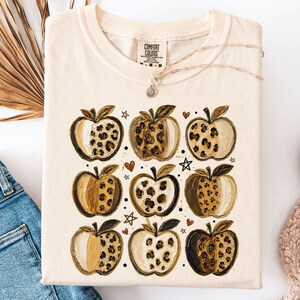 Comfort Colors® Lehrer-Apfel-Shirt, Leopardenmuster-Apfel-T-Shirt, Patchwork-Lehrer-Shirt, Preppy-Geschenk zur Wertschätzung von Lehrern zum Schulanfang
