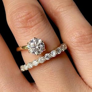 2CT Round Moissanite Engagement Ring: 925 Sterling Silver Solitaire