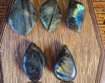 Labradorite | Intuition • Protection • Psychic Insight