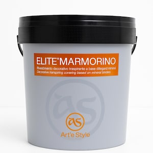 Puede incluir: Un cubo gris claro con tapa y asa negras. El cubo tiene una etiqueta naranja con el texto "ELITE MARMORINO" y otro texto. Tambi&eacute;n es visible el logotipo "Art'e Style".