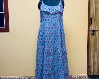 Vestido de verano de algodón con estampado de bloques hecho a mano: vestido bohemio sin mangas con capas