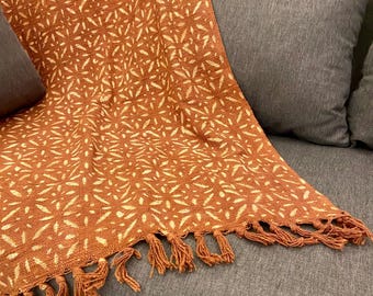 Bohobruine katoenen deken met bloemen, boerderijdecor blokprint plaid, Indiase handgemaakte katoenen sprei, decoratieve bankdeken