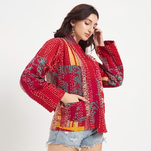 Chaqueta vintage Kantha de seda con patchwork