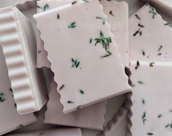 Jabón de leche de cabra con lavanda - Jabón artesanal con aceites esenciales naturales para pieles sensibles
