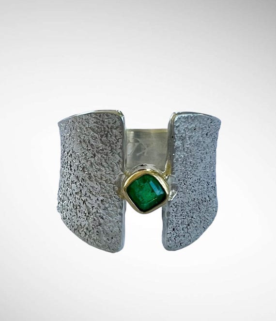 Princess cut emerald ring