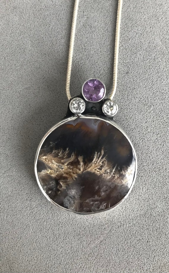 Crowned Plume Agate with Amethyst and white topaz