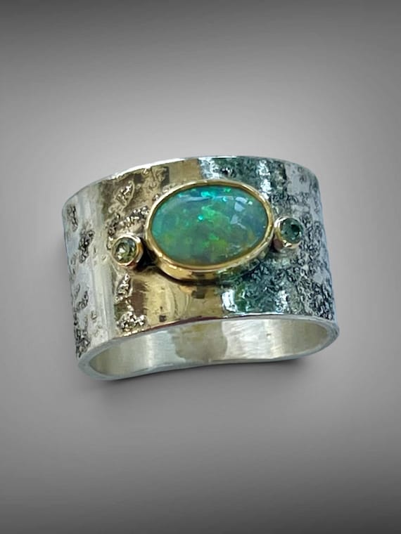 Lightning Ridge opal and sapphire ring