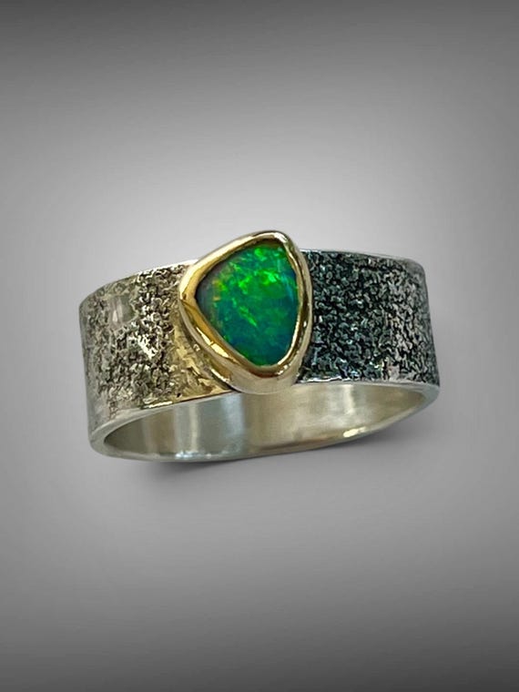 Lightning Ridge opal ring