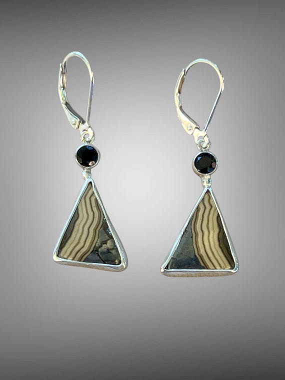 SCHALENBLENDE and black spinel earrings