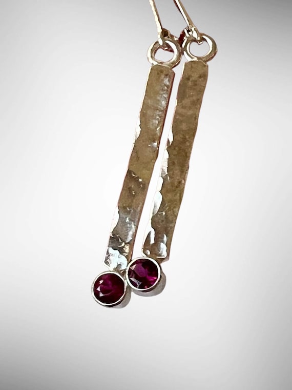 Matchstick earrings of sterling silver and Rhodolite garnet