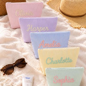 Pochette da spiaggia personalizzata, astuccio cosmetico con nome personalizzato, beauty case per le vacanze estive, regalo da viaggio ricamato per lei