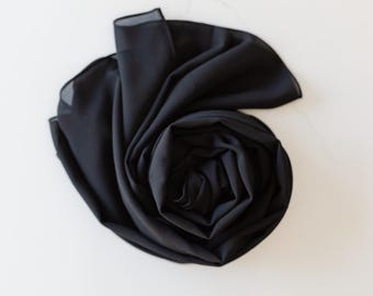 Svart chiffong hijab: Lätt, halkfri och elegant höstscarf