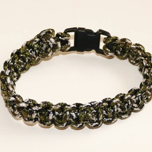 Army Camouflage 325 Paracord Bracelet 7.5 Inches