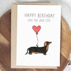 Tarjeta de cumpleaños para perro salchicha: "Te amo por mucho tiempo" / Tarjeta de cumpleaños de perro dibujada a mano / Tarjeta con un lindo juego de palabras para él, ella, familia, amigos y amantes de los perros