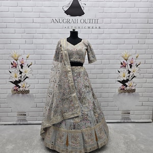 Conjunto Lehenga Choli de seda Kasturi gris: ropa de fiesta de boda india