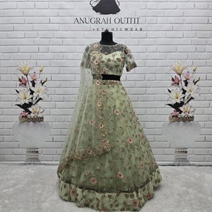 Zielona siatka Lehenga Choli w kolorze Pista: haft Zari, indyjski strój ślubny