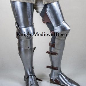 Medieval Steel Leg Armor for LARP & Cosplay – 18 Gauge Knight Leg Protection with Greaves, Cuisses, Sabatons – Adjustable Straps Halloween