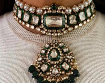 Sterling Silber Kundan Choker Halskette Set: Smaragdgrün, Perle Hochzeitsschmuck
