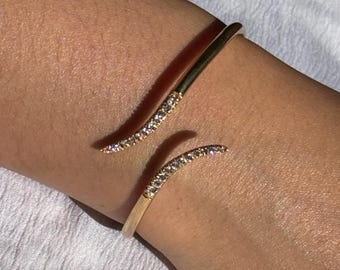 Vergoldetes Armband Offene Welle | Ehering | Stapelbare Schmuck | Personalisierbar |Vergoldeter Statement Ring| Cocktailband | Vintage-Stil |