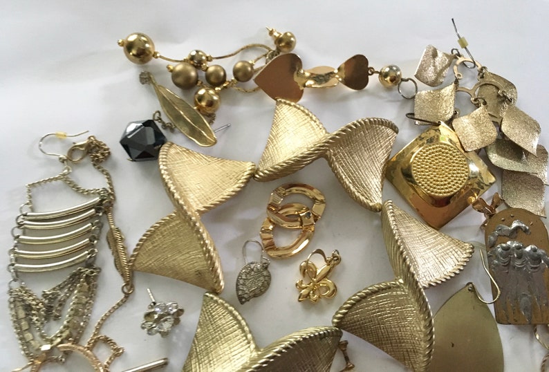 Gold Tone Craft Jewelry Lot Chains Chunky Pieces Vintage Modern