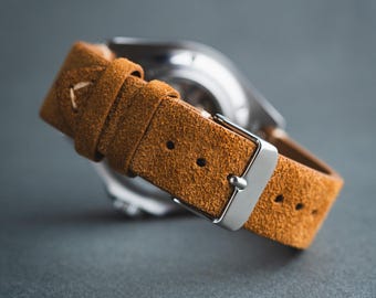 Handgefertigte Wildleder-Armband mit silberner Schnalle, Stifte inklusive