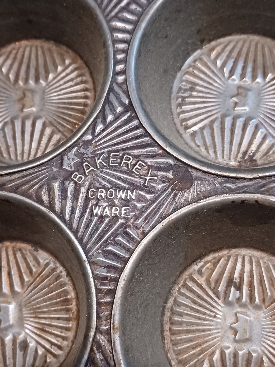 Vintage CUPCAKE PAN BAKEREX Crown Wear 8 Cups Tin - Etsy
