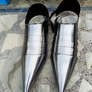 Medieval Steel Sabatons – Gothic Armor Boot Covers – Dark Knight LARP & Cosplay Leg Armor – Historical Reenactment Combat Gear