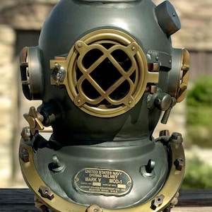 Mark V US Navy Diving Helmet: Brass, Steel & Aluminum Replica