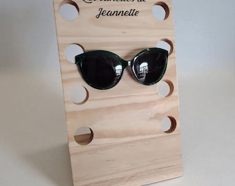 Handcrafted wooden glasses case: elegant and practical storage - Customizable