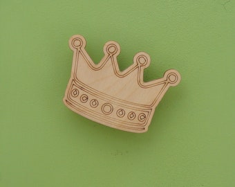 Crown magnet, engraved wood