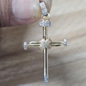 Pendentif croix en moissanite avec chaîne de 18 pouces, pendentif femme taille ronde en or jaune 14 carats, cadeau de mariage, pendentifs pour cadeaux d&#39;anniversaire