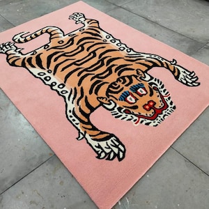 Hand-Tufted Pink Tiger Rug – Wool Tibetan-Style Tiger Carpet, Bold Animal Print Area Rug, Statement Home