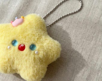Kawaii Star Plush Keychain Squeaky Bag Charm Soft Fuzzy Backpack Pendant Cute Plushie Key Ring Teen Girl Accessory Strawberry Crown Gift