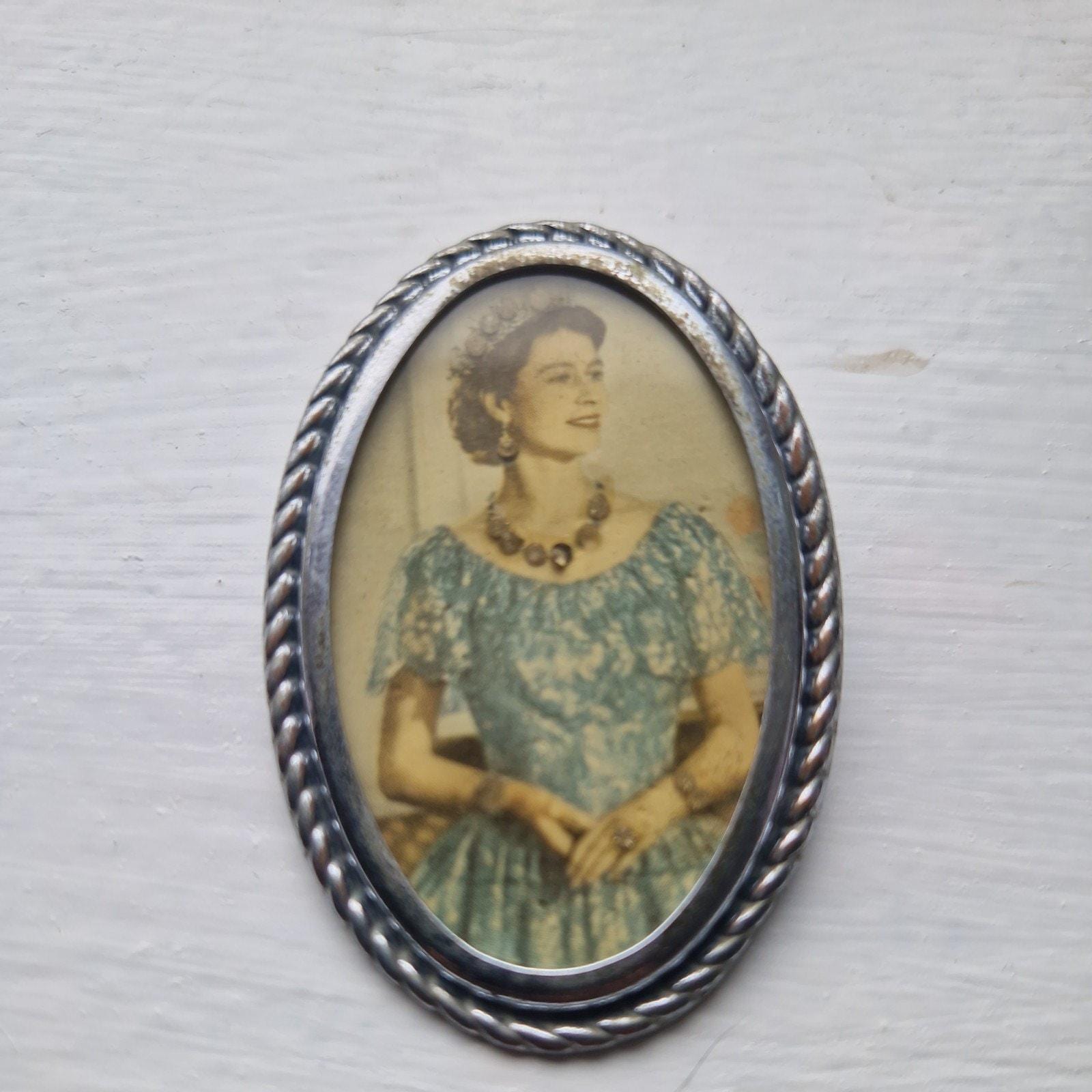 Vintage 1953 Queen Elizabeth II Coronation Souvenir Rhinestone Accents Brooch