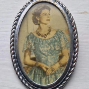 Vintage 1953 Queen Elizabeth II Coronation Souvenir Rhinestone Accents Brooch