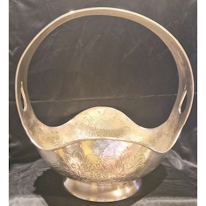 Exquisite large Silver Plated Fixed Handle Basket. Antique bread basket,Perfect for vintage wedding decor or as a table center piece.15&quot;tall