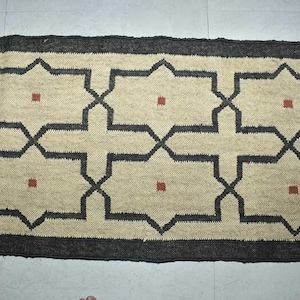 Area Rug Hand Woven Kitchen Rug Wool Jute Area Rug Indoor Outdoor Use Boho Rugs for Terrace Garden Mat Wool Jute Kilim Rug for Living Room