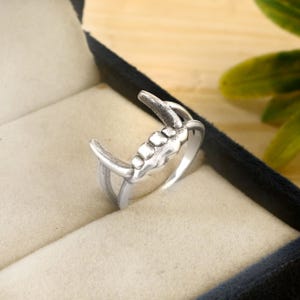 Sterling Silver Vampire Fang Ring: Elegant Dracula Jewelry