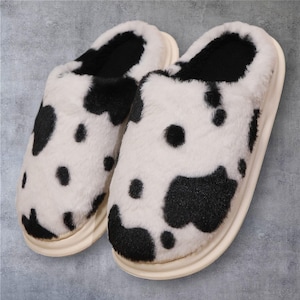 Unisex Cow Print Plush Slippers | Fuzzy Indoor Shoes | Soft Warm House Slippers | Cute Comfy Gift Idea | EU & US Sizes