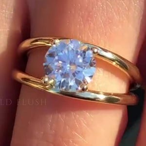2.5 CT Round Cut Moissanite Ring: Split Shank Engagement Ring