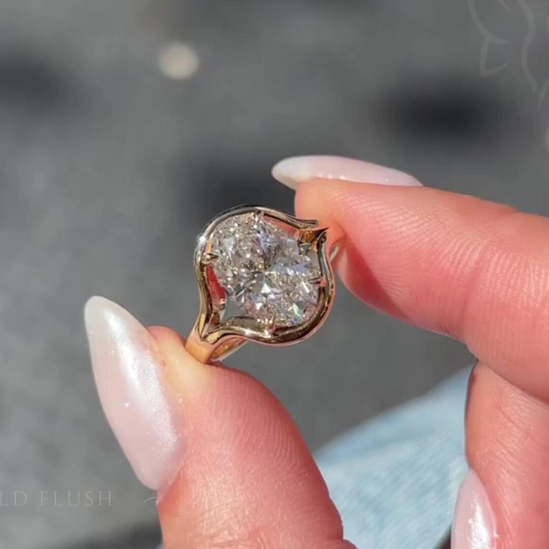 2CT Oval Cut Moissanite Solitaire Engagement Ring: 14K Gold Split Shank ...