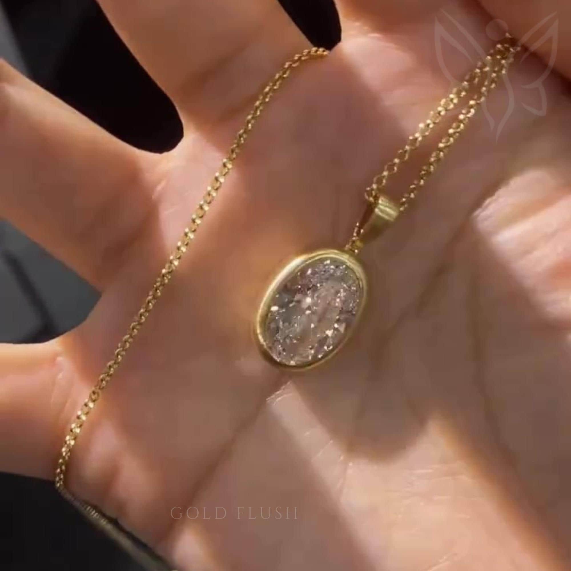 3.5ct オーバル カット モアサナイト ペンダント: ベゼル セット 